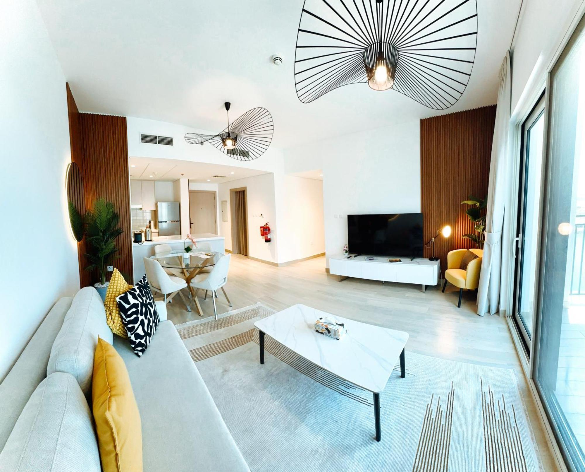 Yas Island, Stunning 2 Bedroom, 4beds Close To The Parks! *