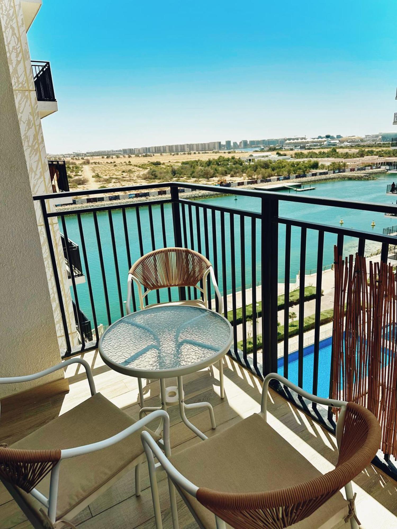 Yas Island, Stunning 2 Bedroom, 4beds Close To The Parks! شقة أبو ظبي